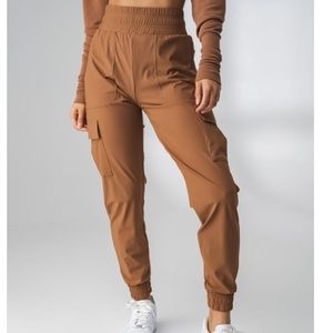 Balance Athletica Swift Cargo Jogger in Nutmeg